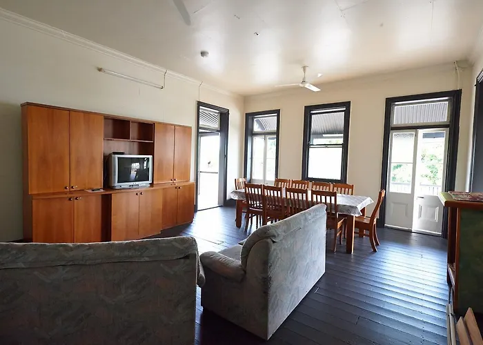 Commercial Hotel